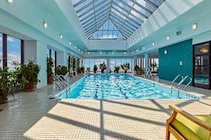 Photo #18 of River Villa | 17th-floor 4BR w/Doorman, Gym, Pool Photo #18 of River Villa | 17th-floor 4BR w/Doorman, Gym, Pool