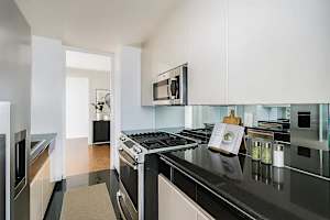 Photo #4 of River Villa | 17th-floor 4BR w/Doorman, Gym, Pool Photo #4 of River Villa | 17th-floor 4BR w/Doorman, Gym, Pool