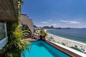 ADV002 Bali de Janeiro on Copacbana’s beach for 6