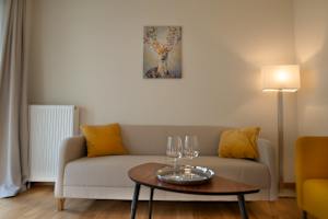 Modern City Centre Flat with Balcony