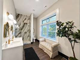 Sidebar Types Ux Historic MainStrasse Stay | Minutes to Cincy | Grand Welcome