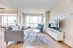 Bay and College Grand Suite