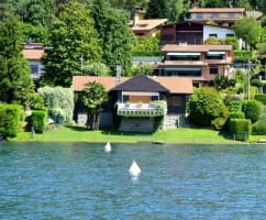 Italian Lakes lakeside villa with direct lake access