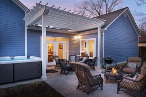 Hot tub, Pet Friendly, Cowboy Pool, Walk to Main! 