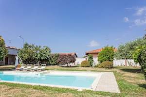 Villa near Milan with swimming pool