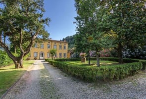 Luxury Tuscan villa