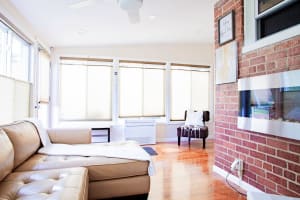 ✶ GORGEOUS HOME TUCKED AWAY IN GREENER PART OF TOWN ✶ TRANSIT-FRIENDLY ! — Washington DC, DC — vacation rental
