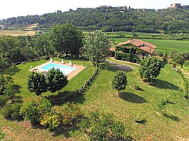 3 bedroom Umbria villa with pool