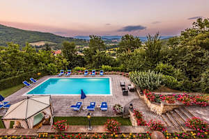 Arezzo villa rental