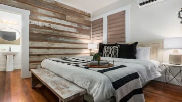 The Downtown Studio 2, Walk to main, Hot tub! — Fredericksburg, TX — vacation rental
