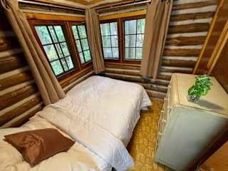 2-Bedroom Cottage #12 at Balsam Lake Villa — photograph 4