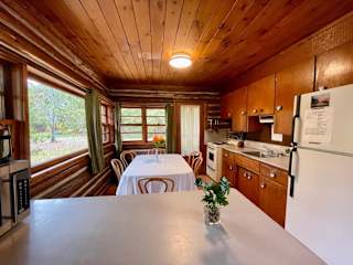 3-Bedroom Cottage #14 at Balsam Lake Villa — photograph 3