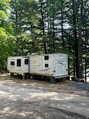 2-Bedroom RV Cottage #2 at Mill Lake Unique Cabins — photograph 1