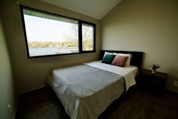 #2 Apt Willow Bay at Willow Bay — photograph 4