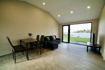 #2 Apt Willow Bay at Willow Bay — photograph 2