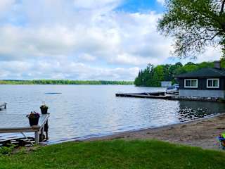 3-Bedroom Cottage #1 at Balsam Lake Villa — photograph 5