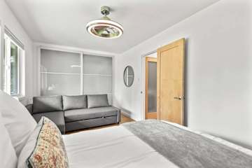 Bedroom 3, photo 3 of 3