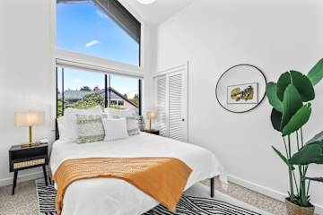 Bedroom 1, photo 1 of 2