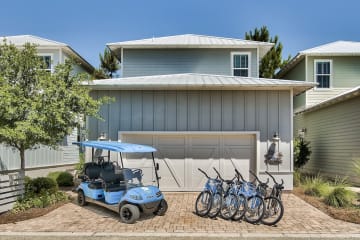 6 Seater Golf Cart &amp; 6 Bikes! 