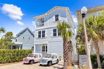 Disclaimer: Golf carts are *not* included in this rental as they are prohibited in the Seacrest neighborhood. 