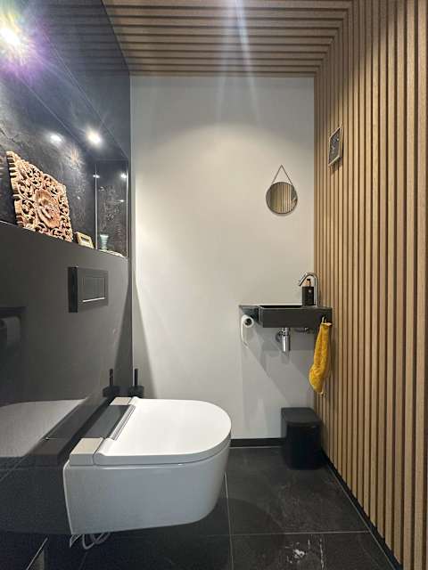 Image 24 of 28