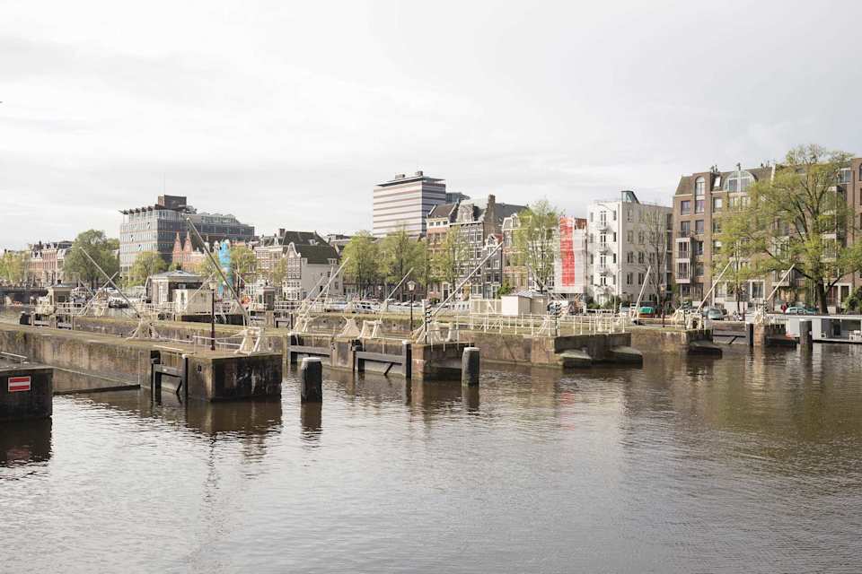 Image 58 of 64