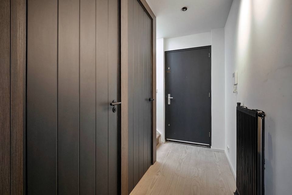 Image 20 of 32