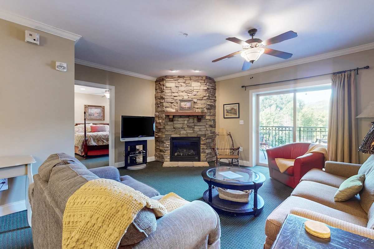 Summit Manor Condos Unit B3062 photo 1