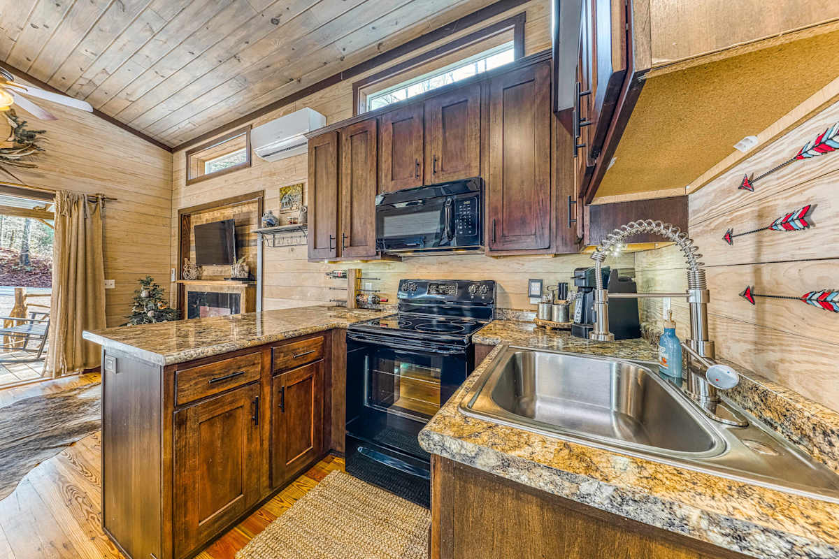 Smoky Mountain Tiny Home photo 1
