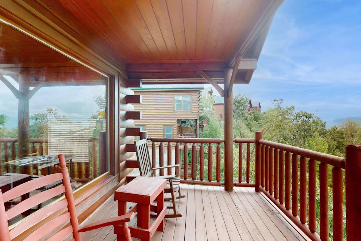 Legacy Mountain Resort – Hillbilly Highrise photo 1