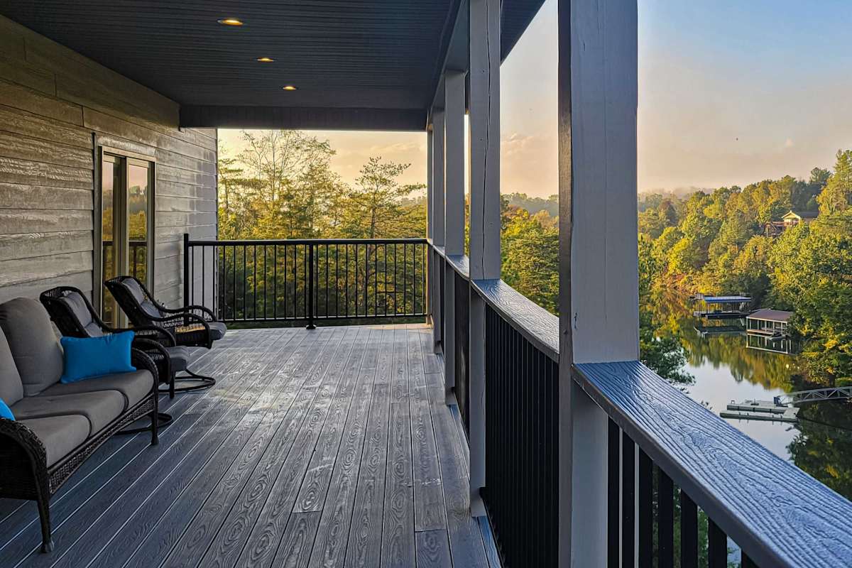 Lake Front Smoky Mountain View photo 1
