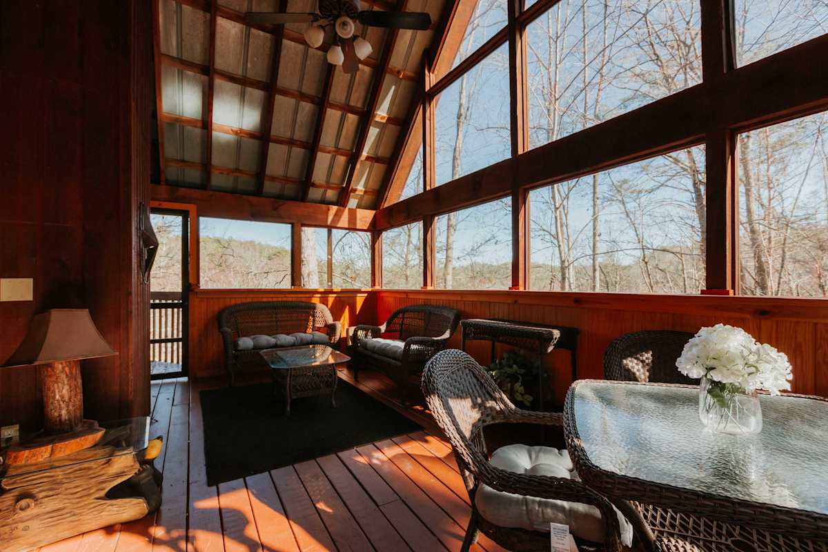 Cozy Modern Mountain Retreat photo 1