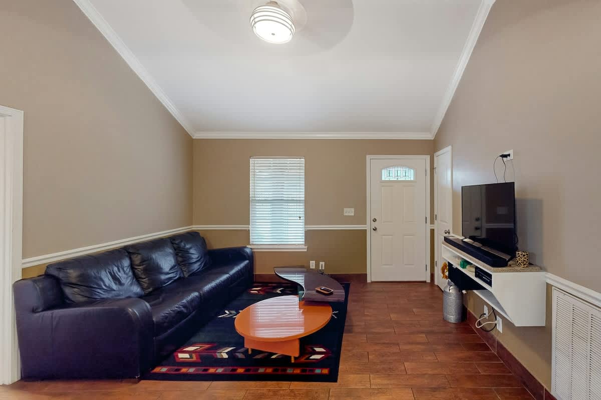 Madison Manor photo 1