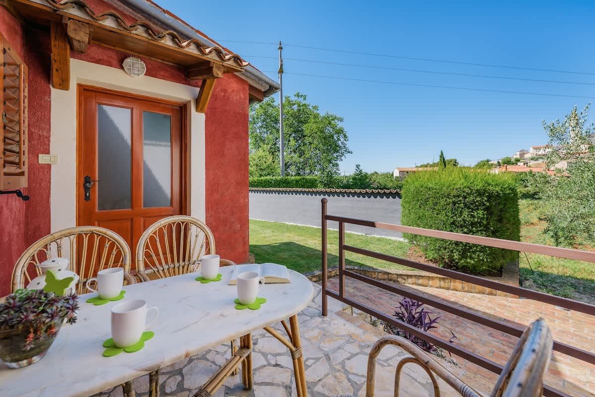 Apartment Milena with pool, Visnjan, Istria