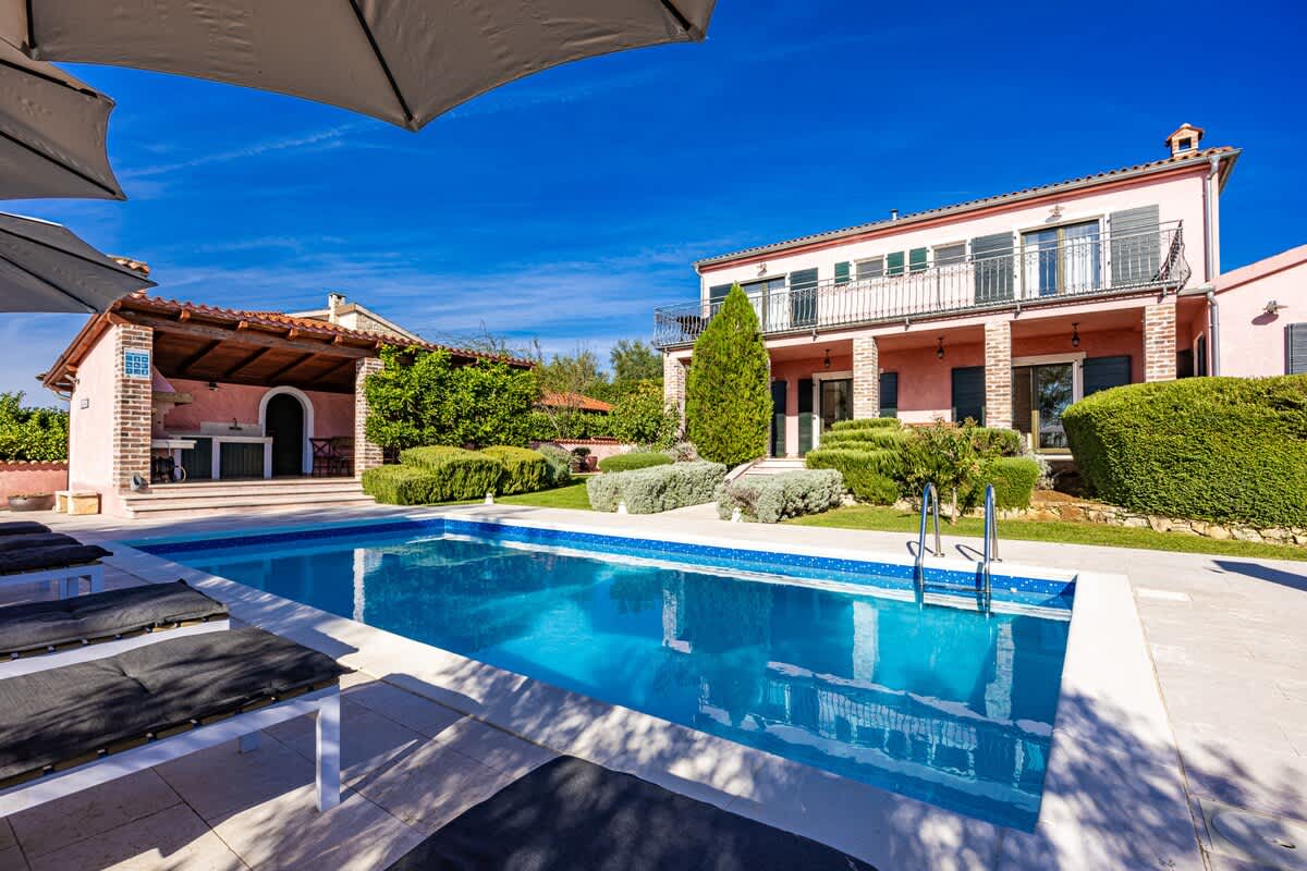 Villa Maddalena with private pool in Tinjan, Istra