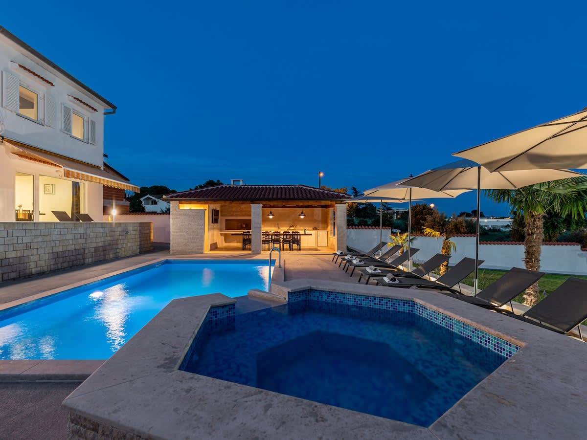 Villa Anela with pool in Porec
