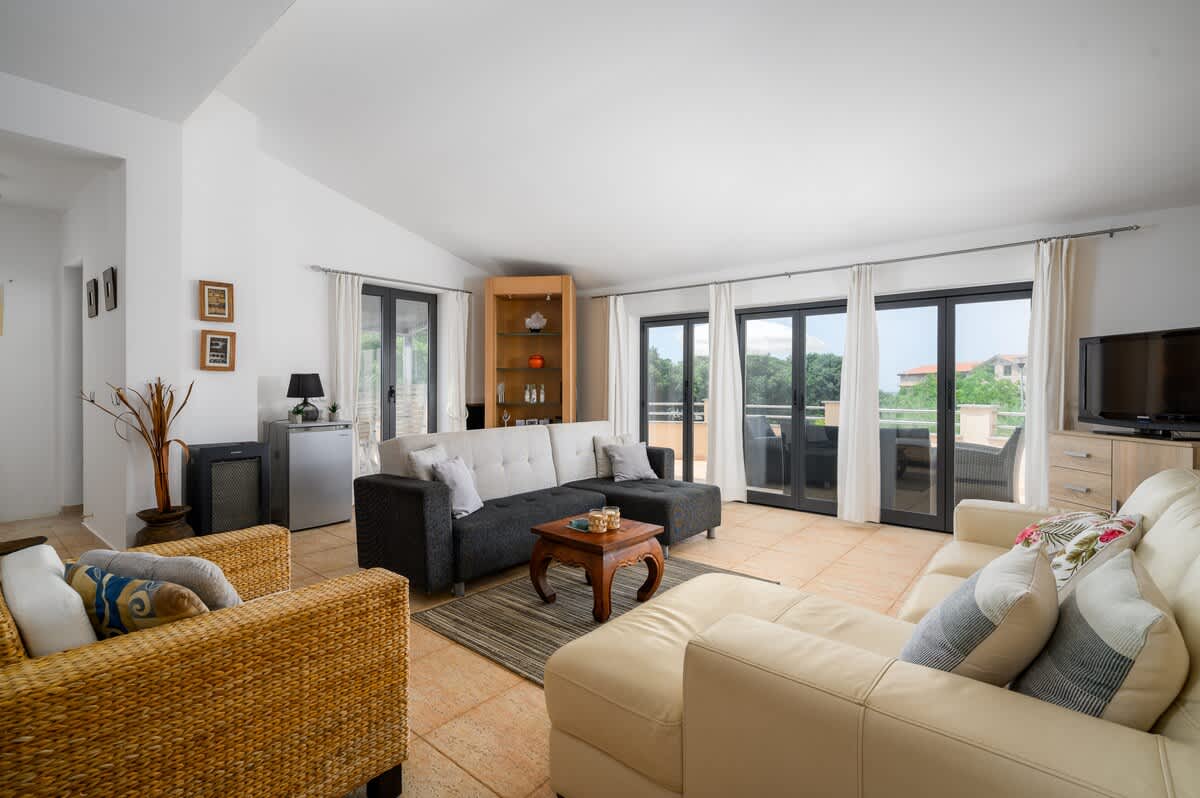 Apartment Panous 3
