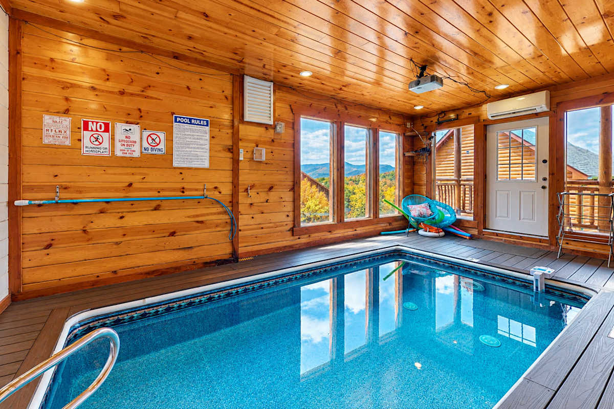 Top of the World Pool Lodge photo 1