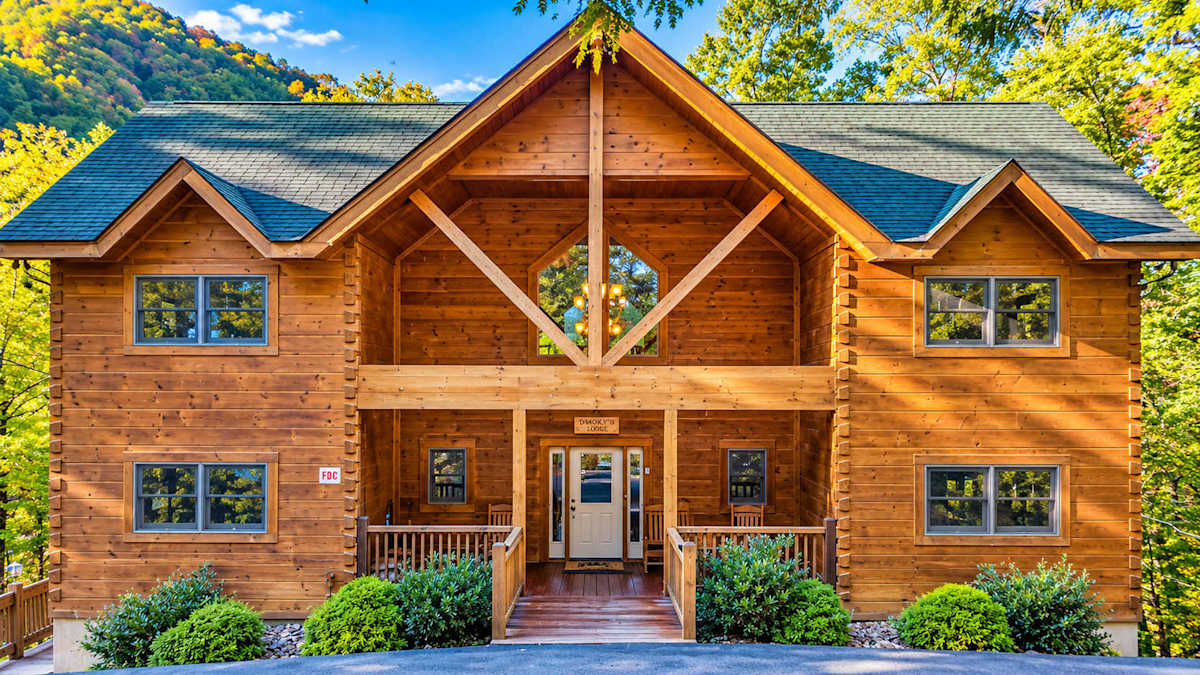Smokey’s Lodge photo 1