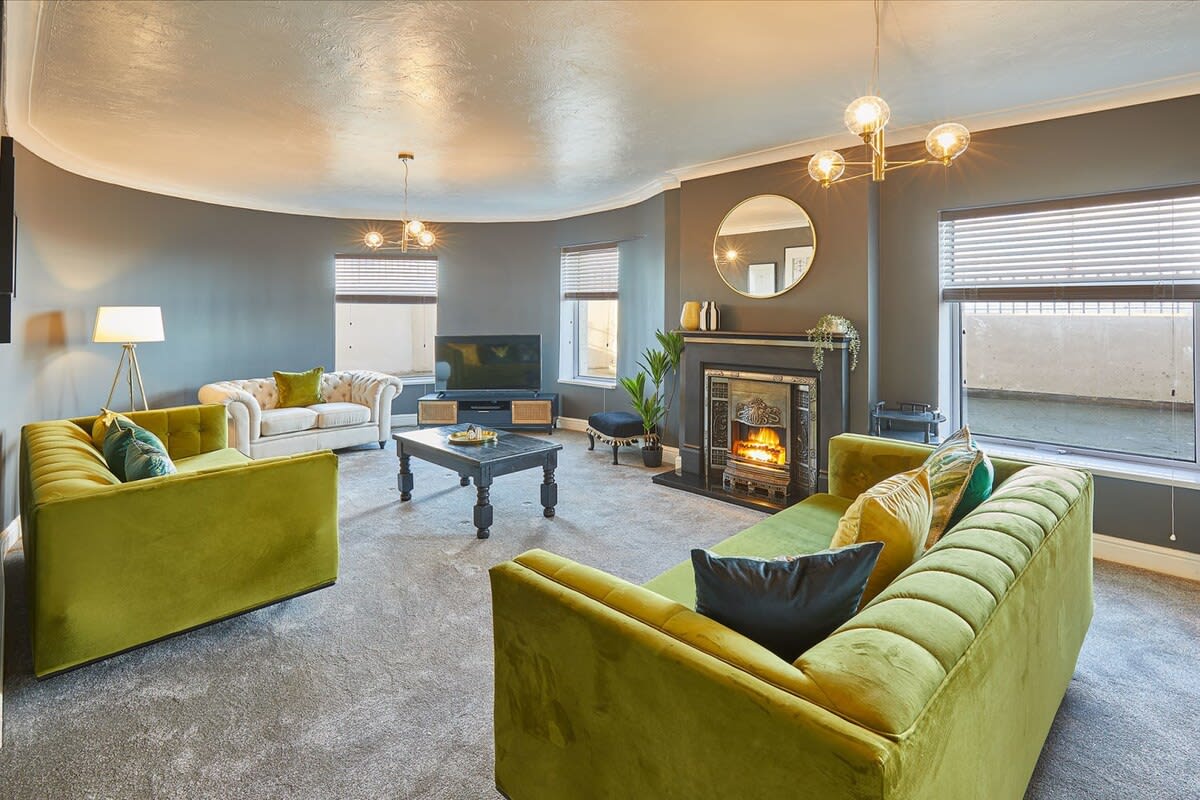 Regency Mansions Apartment – photo 1
