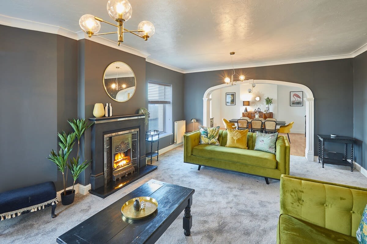 Regency Mansions Apartment – photo 8