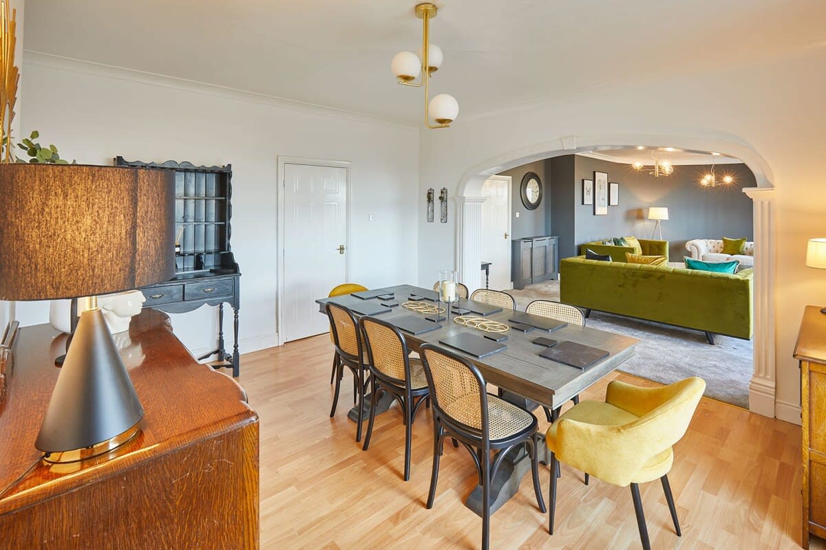 Regency Mansions Apartment – photo 9