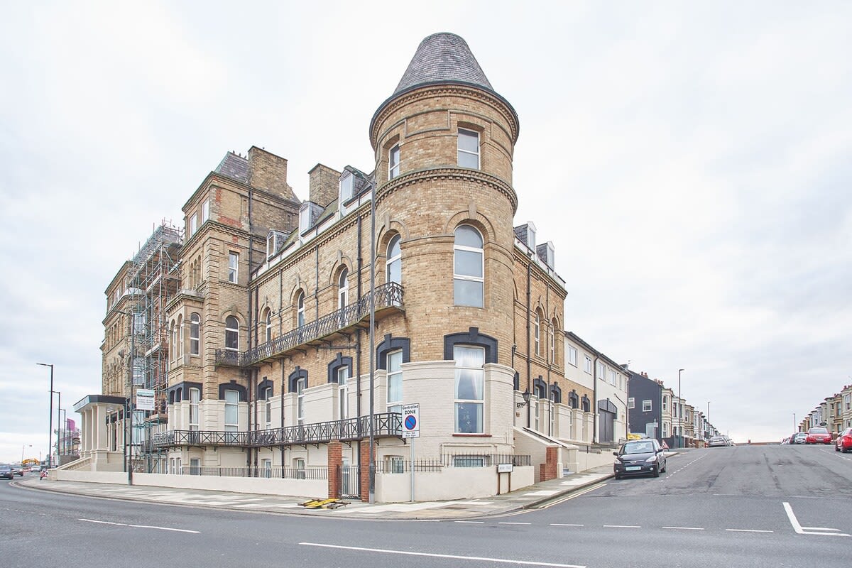 Regency Mansions Apartment – photo 22