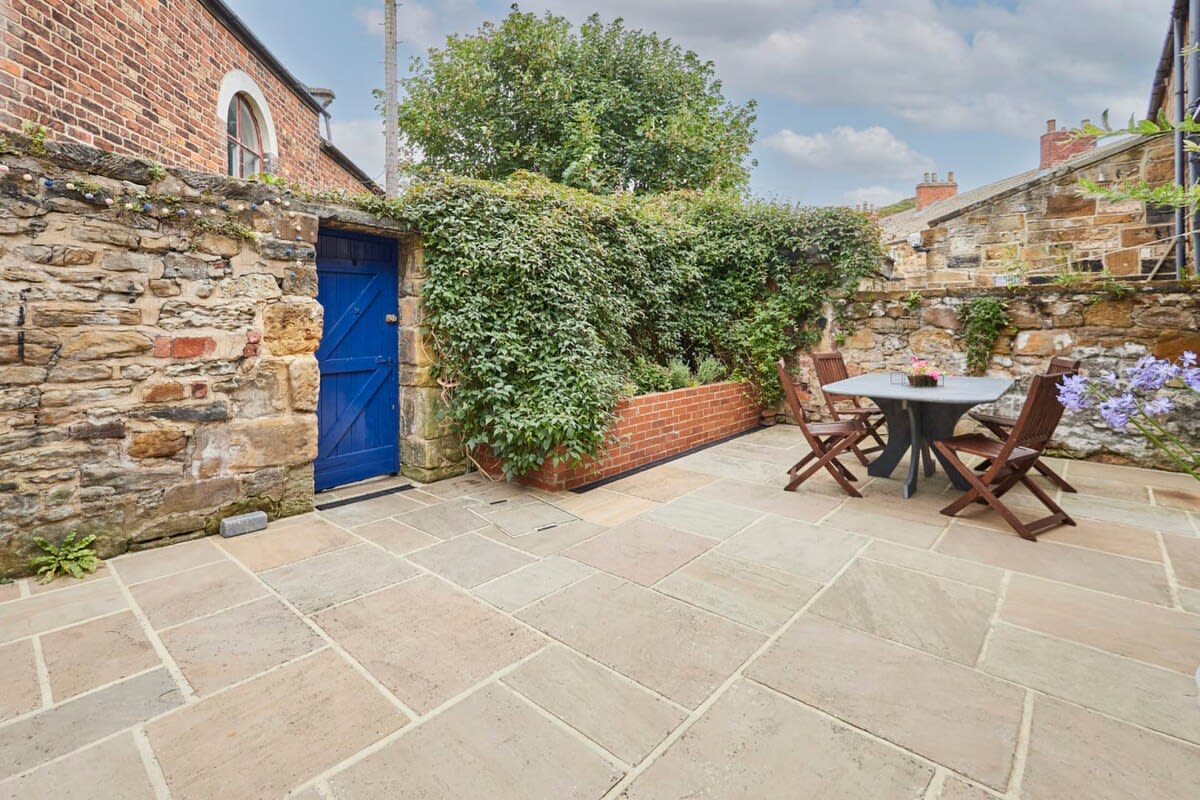 Stone Row – photo 19