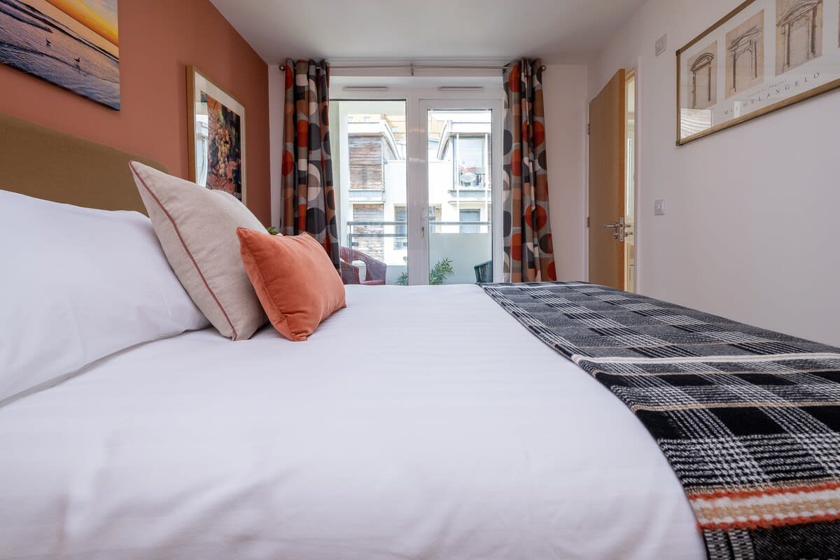 Kingscote Townhouse – photo 24
