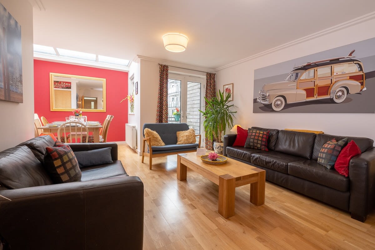 Kingscote Townhouse – photo 1
