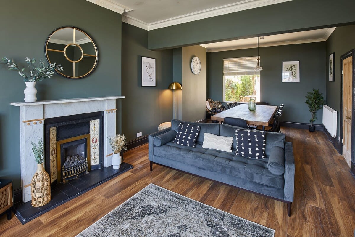 Raven House – photo 1