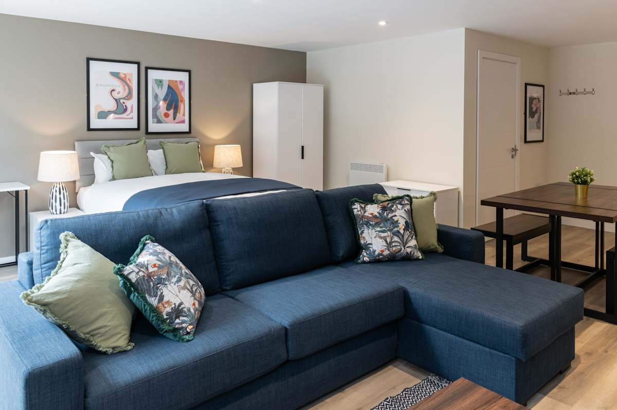 Richmond Place Apartment C – photo 5