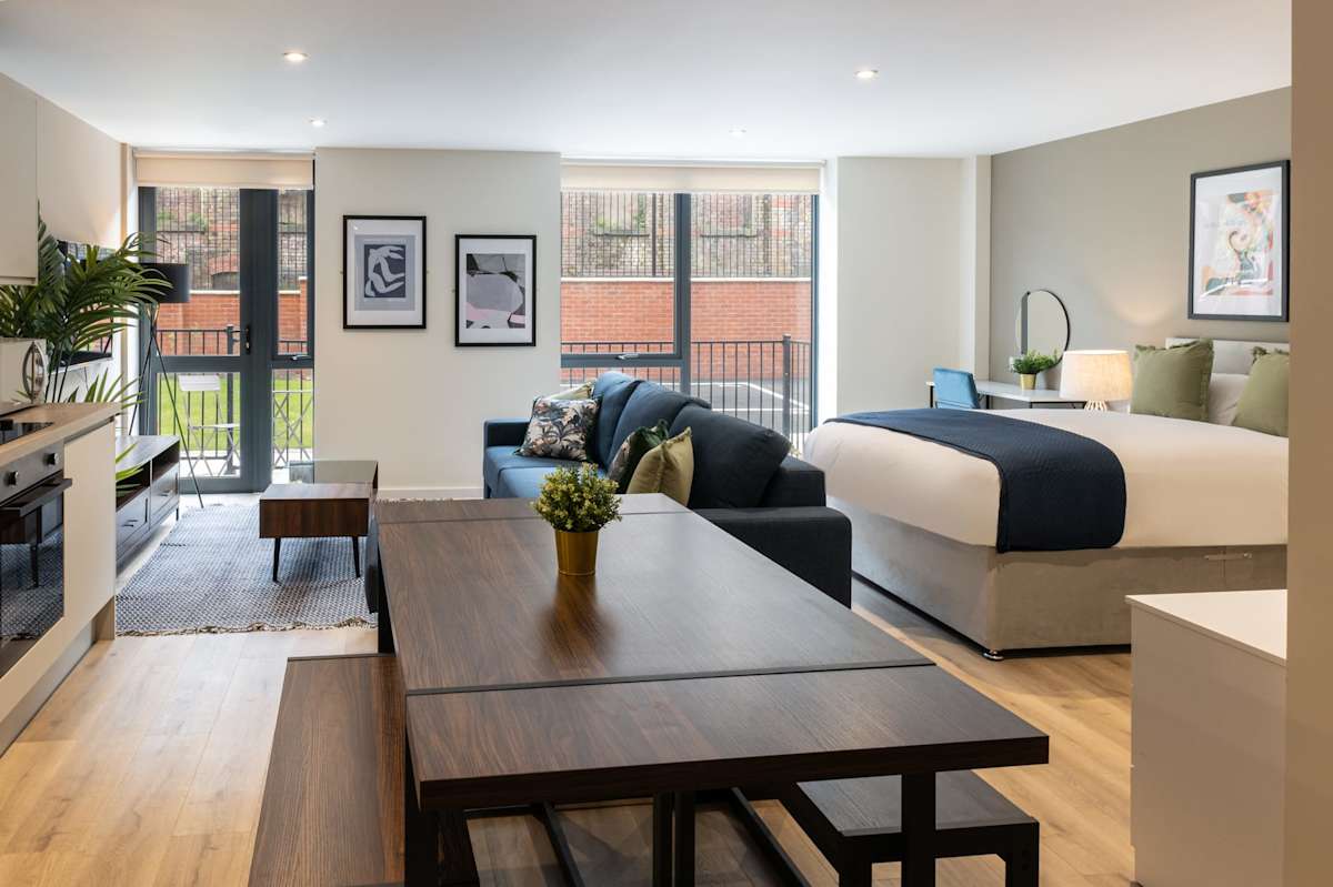 Richmond Place Apartment C – photo 2