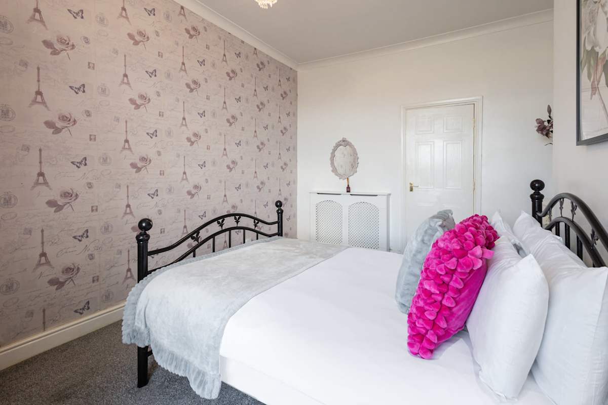 Regency Mansions Apartment – photo 18